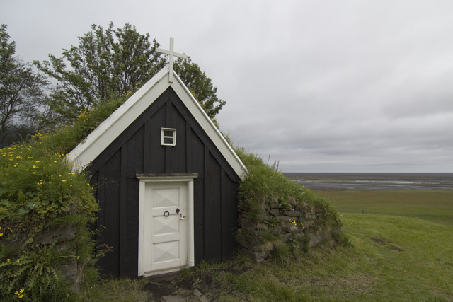 2011-07-06_15-32-58 island.jpg - Kleine Kirche am Gehft Nupsstadur